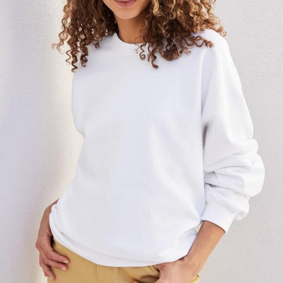 New England Patriots White Sweatshirt with Shiny lettering! - Picture 5 of 6